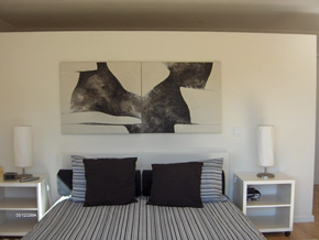 villa bedroom